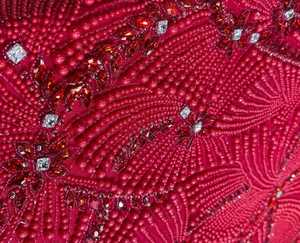 Tissu décoratif en dentelle de qualité supérieure avec des accents perlés parfait pour les panneaux Lehenga Borders et les tenues traditionnelles - Product Image 1