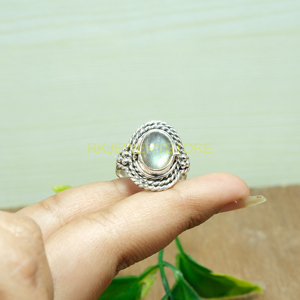 Bague en labradorite bleue naturelle, argent sterling 925, design unique fait à la main, bague avec une grande pierre, bague statement, cadeau - Product Image 2