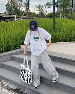 T-shirt unisexe 100% coton décontracté surdimensionné court longueur avec motif impression graphique personnalisée pour hommes/femmes - Product Image 1