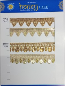 Élégante dentelle brodée florale noire avec des détails complexes, parfaite pour créer des robes de mariée sophistiquées, vêtements de soirée - Product Image 3