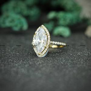 Anillo de Compromiso de Diseño con Halo de Moissanita Corte Marquesa de Lujo al por Mayor para Mujer, Anillo de Plata 925 Chapado en Oro Amarillo para Ella - Product Image 2