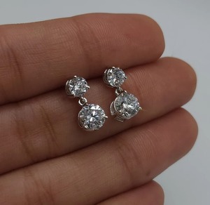 Hermosos pendientes de diamantes cultivados en laboratorio de corte redondo de Color D E F, pendientes de plata esterlina VS + claridad, regalo de joyería personalizado para ella - Product Image 3