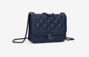 Borsa a Tracolla in Pelle con Catena per Donna - Product Image 4