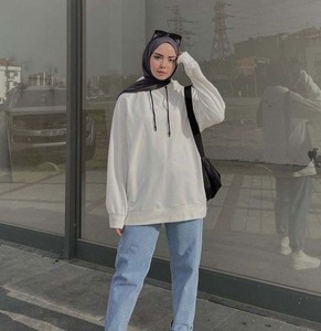 เสื้อฮู้ดแบบสวมหัวมีฮู้ดสำหรับผู้ชายและผู้หญิงเสื้อผ้าสีดำแบบอุตสาหกรรมปากีสถาน - Product Image 1