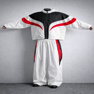 Conjunto Deportivo de Dos Piezas para Hombre, Chaqueta de Nylon con Cierre y Parches, Pantalones Deportivos, Traje Deportivo de Nylon Personalizado - Product Image 1