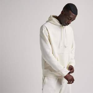 Sudadera con Capucha de Corte Regular, Fabricación Personalizada al por Mayor para OEM |   Sudadera de Felpa Francesa de Poliéster Transpirable de 240 GSM |   Sudadera de Otoño - Product Image 2