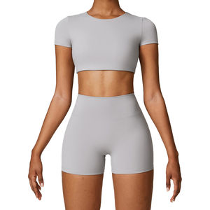 Conjuntos de 2 piezas de yoga deportivos para mujer personalizados OEM-Top corto de manga larga Leggings activos para entrenamiento Trajes activa de ropa de mujer - Product Image 4