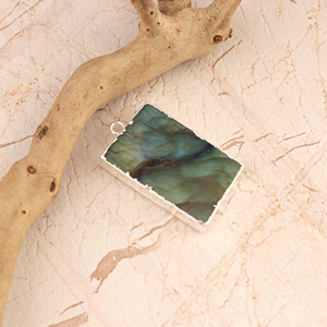 Conector de Labradorita Verde Natural Brillante, Electrochapado en Plata, Conector Hecho a Mano para la Fabricación de Joyas - Product Image 5