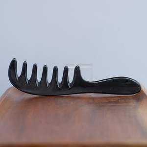 Peine de pelo de cuerno de búfalo hecho a mano para mujer para uso doméstico - Product Image 1