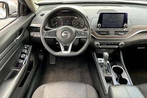 Nissan Altima 2024 - Product Image 3