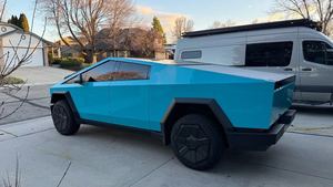 Como Nueva, Súper Limpia, Camioneta CYBER-PICKUP BEAST 2025 Usada, Motor Eléctrico, Automática, Tracción en las Cuatro Ruedas - Product Image 5