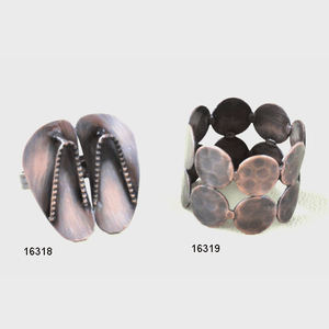 Rond de serviette martelé de style français en acier inoxydable dîners de mariage classiques écologiques salle à manger Occasion spéciale - Product Image 2