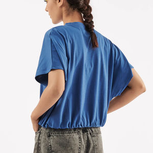 Tops cortos estampados personalizados para mujer hechos de algodón suave, ideales para trajes casuales, ropa de calle o eventos - Product Image 4