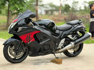Motocicleta Deportiva de Turismo Suzuki Hayabusa 1340cc, Refrigeración Líquida, Cuatro Cilindros, ABS, Alta Velocidad, Ideal para Marketing Instantáneo - Product Image 1