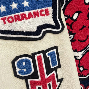 Chaqueta universitaria de béisbol con bordado de lana y logotipo personalizado 2025 para hombre, chaqueta con letras de invierno, Mangas de cuero de retazos - Product Image 4