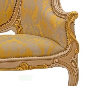 Canapé 2 places vintage luxueux avec dossier capitonné, cadre en bois sculpté, sculptures ornées et design élégant de bras de défilement - Product Image 5