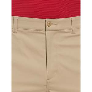 Pantalones cortos de golf de tela transpirable diseñados para favorecer la movilidad atlética, que ofrecen comodidad durante todo el día, especialmente adecuados como pantalones cortos para hombres. - Product Image 4