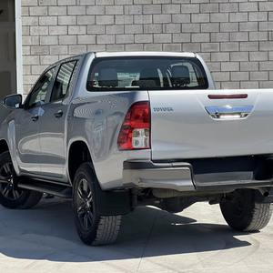 Toyota Hilux Pickup 2024 Usada en Buen Estado, Volante a la Derecha, Segunda Mano, Diésel, Sedán, Caja de Cambios Automática - Product Image 4