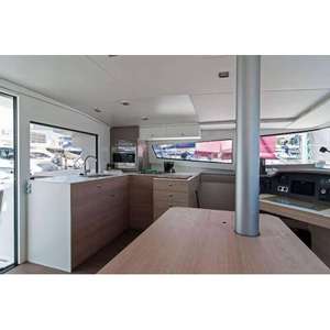 Katamarán Bali 4.5 Cabin Cruisers Modelo 2018, Dimensiones 13.60x7.42m, Motor 2x50HP - Product Image 3