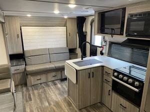 Proveedor verificado de un Keystone Passport 221BH usado del 2022 en venta - Product Image 3