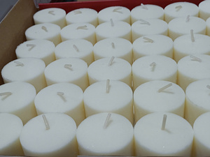 Bougies votives personnalisées de 10 heures, livraison rapide, bougies décoratives pour la maison, fabriquées à la machine au Vietnam, pour les mariages, les fêtes du nouvel an - Product Image 3