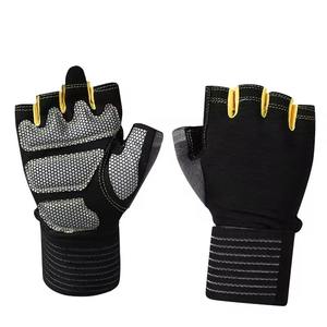 Gants de fitness en cuir personnalisés de qualité supérieure, antidérapants, extensibles, demi-doigts, vente en gros, meilleur prix, matériaux de la meilleure qualité - Product Image 1