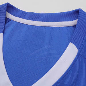 Top de fútbol con cuello redondo superventas, uniforme deportivo informal de poliéster de secado rápido cómodo para adultos, logotipo personalizado, servicio directo OEM - Product Image 2