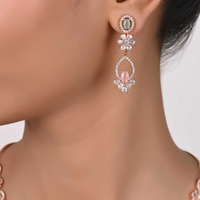 Ensemble de boucles d'oreilles et collier en pierre de cristal rose et bleu plaqué or Aqua et Quartz Rose ensemble de bijoux en pierre de mariée indienne pour femmes