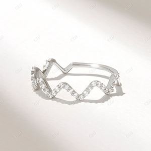 เพชรธรรมชาติมาตรฐาน GIA 10K แข็งสีเหลืองทองที่กำหนดเองแหวนแต่งงานแบบมินิมอลเครื่องประดับอินเทรนด์ไม่ซ้ำใครสำหรับผู้หญิง - Product Image 5