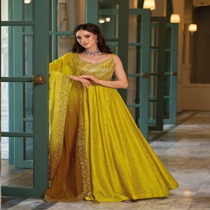 Diseñador de calidad superior Exclusivo Seda Premium pesada de moda con vestido bordado a precio mayorista - Product Image 1