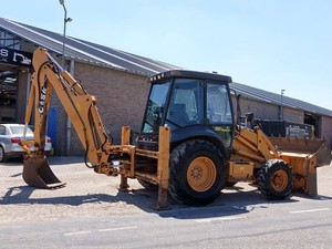 Retroexcavadora Kubota 580 Super de Alto Rendimiento en Buenas Condiciones, Disponible para Compra Inmediata, Mejor Precio, Entrega Rápida - Product Image 2