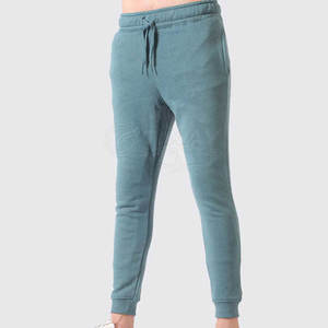 Chándal para hombre listo para entrenar con diseño de costuras duraderas y ajuste cómodo para uso urbano. - Product Image 4