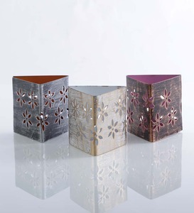 Supports votifs de photophore en métal de forme triangulaire pour la fête d'événement - Product Image 1