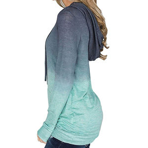 Sweat à capuche personnalisé pour femmes - Streetwear élégant, coupe décontractée moderne, polaire de qualité supérieure, imprimé unique - Product Image 3