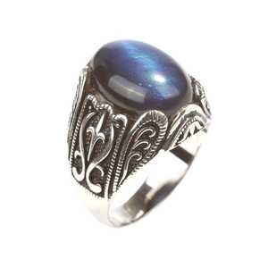 Bague pour homme en argent sterling 925 avec pierre saphir bleu marine, motif géométrique ovale à capuchon en or 14 carats, plaqué rhodium pour un usage quotidien - Product Image 1