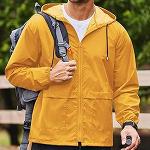 Veste à capuche ultra légère jaune or pour hommes, coupe-vent, résistante à l'eau, pour les sports de plein air, les voyages et les aventures urbaines - Product Image 2