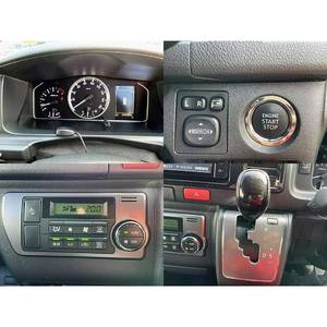 Hiace Van 2020 con Volante a la Derecha, Motor Diésel/Gasolina Turbo Automático, Neumáticos R15/R19, Asientos de Cuero, 2 Asientos, Gris, 26,000 - Product Image 4