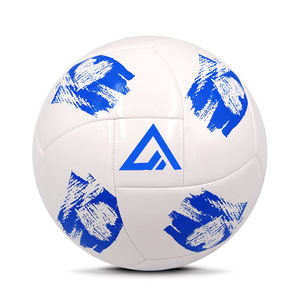 Ballon de football d'entraînement synthétique cousu à la machine avec des graphismes bleus uniques pour le développement des académies ou des clubs de jeunes par Ako - Product Image 1