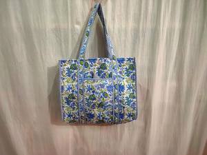 Sac fourre-tout fait à la main 100% coton pour femmes imprimé floral sac à bandoulière à la mode et à la mode avec fermeture à glissière pour une utilisation toute l'année - Product Image 4