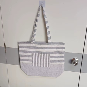 Sacs fourre-tout en toile monochrome en coton durable Sac de transport quotidien réutilisable et écologique pour l'épicerie et la plage à usage promotionnel - Product Image 1