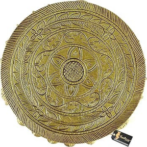 Diseño de pilar de elefante amarillo antiguo Pooja Chowki de latón de 6 pulgadas con campanas hechas a mano 1,5Kg para bodas Paquete de 1 - Product Image 4