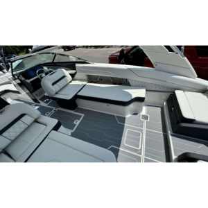 Barcos de Lujo Regal LX6 2025 para Aventuras Acuáticas - Product Image 5