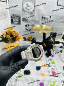 Montre numérique en argent glacé VVS avec lunette en moissanite multicolore, montre de créateur tendance pour unisexe - Product Image 2