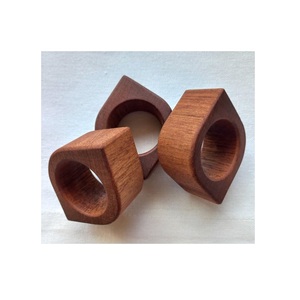Anneau de serviette en bois de différentes formes forme ronde anneau de serviette en bois massif de haute qualité du meilleur dessus de table - Product Image 1