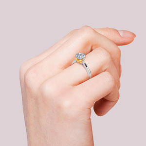 Bague Jeulia Love's Messenger Iris en argent sterling à coupe ronde et grappe de pierres - Product Image 4