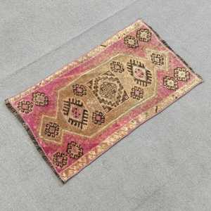 1.5x2.6 ft <b>Vintage</b> <b>Rug</b>, Small Turkish <b>Rug</b>, Red Floral <b>Rug</b> - Product Image 2