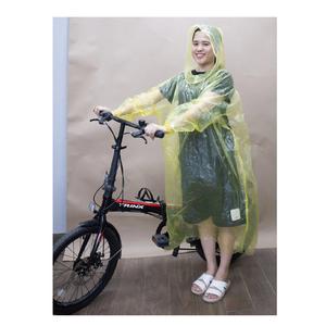 Chubasqueros temporales desechables de PE Logotipo personalizado para una sola persona y embalaje Precio barato Ropa impermeable de alta calidad Hecho en Vietnam - Product Image 5