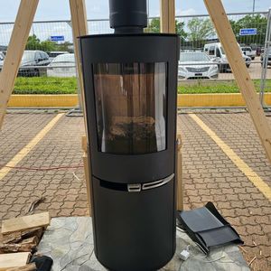 Poêle à granulés de bois moderne de qualité supérieure, foyer polyvalent et élégant pour le chauffage domestique, idéal pour les villas, autoportant, extérieur, compatible charbon/charbon de bois - Product Image 2