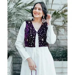 Vestido de Maternidad Heily Blanco, Elegante y Sencillo, Estilo Princesa, Largo a la Rodilla, Manga Corta, de Seda, para Eventos Especiales, Venta al por Mayor y Exportación - Product Image 4