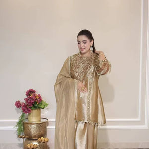 Ensemble haut et salwar en soie pure Fendy, broderie lourde de sequins, avec dupatta à bordure en dentelle brodée de sequins Fendy - Product Image 1